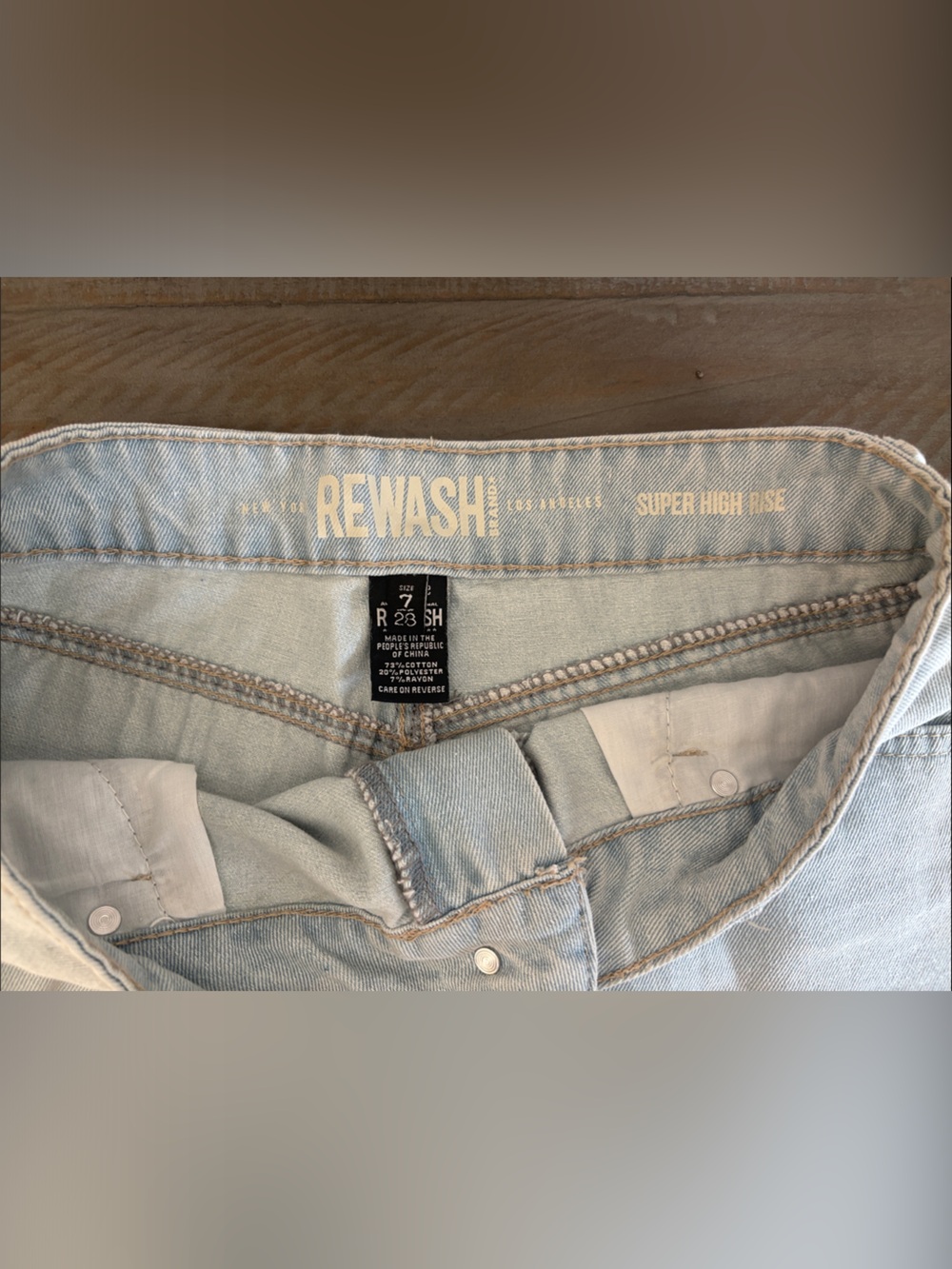 NWOT Women’s Rewash Brand Light Blue Denim Shorts - Picture 2 of 3